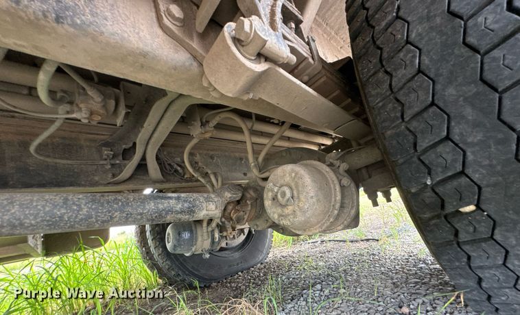 image for item DU9229 2011 International 4400 fuel truck