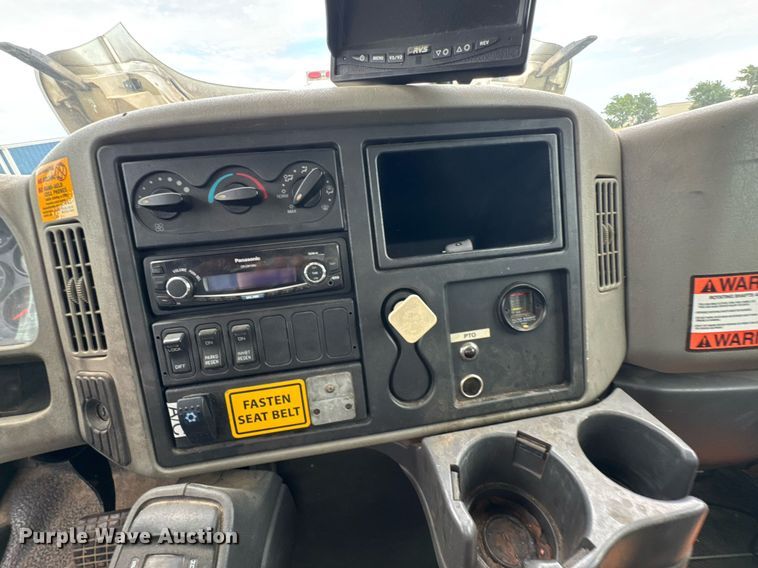 image for item DU9229 2011 International 4400 fuel truck