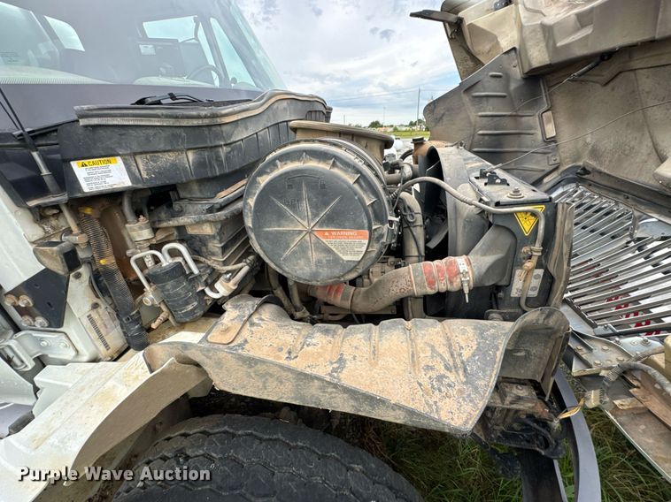 image for item DU9229 2011 International 4400 fuel truck