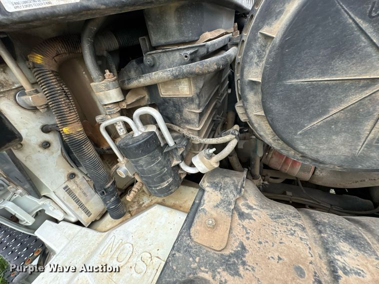 image for item DU9229 2011 International 4400 fuel truck