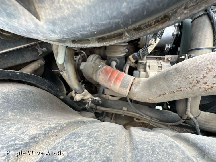 image for item DU9229 2011 International 4400 fuel truck