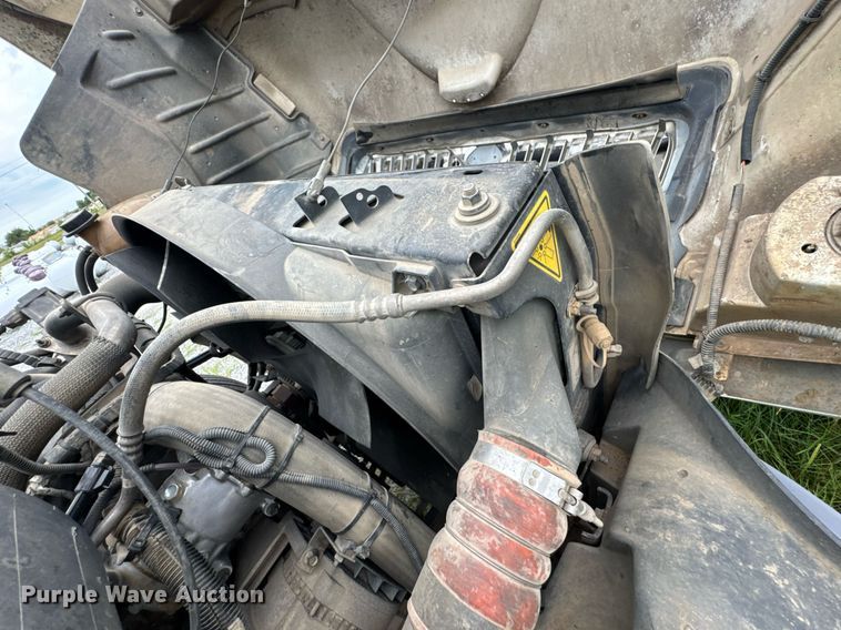 image for item DU9229 2011 International 4400 fuel truck