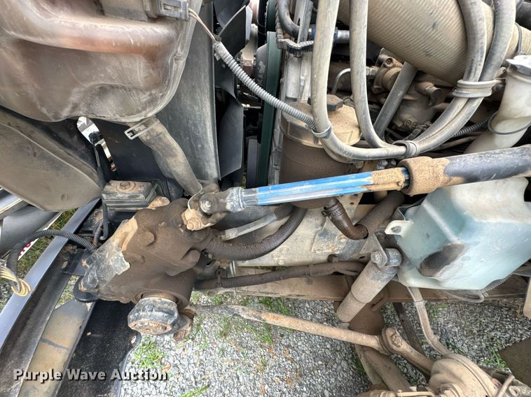 image for item DU9229 2011 International 4400 fuel truck