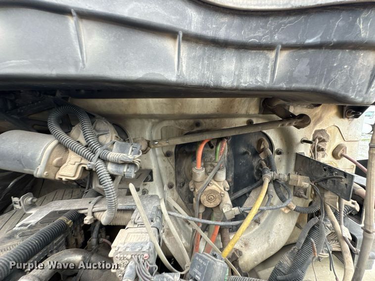 image for item DU9229 2011 International 4400 fuel truck