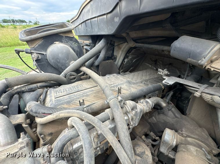 image for item DU9229 2011 International 4400 fuel truck