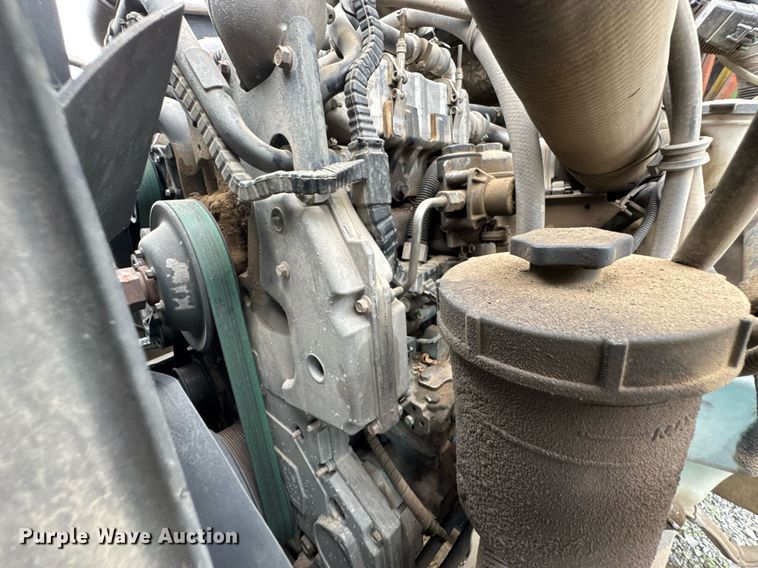 image for item DU9229 2011 International 4400 fuel truck