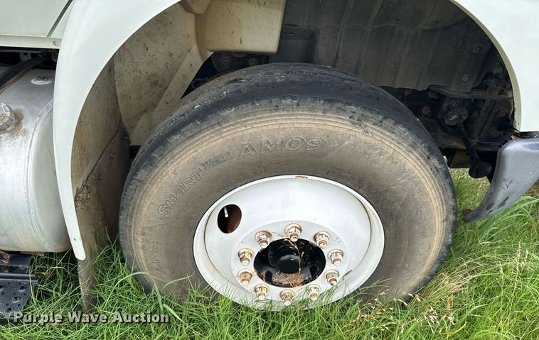 image for item DU9229 2011 International 4400 fuel truck