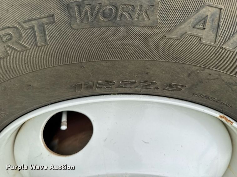 image for item DU9229 2011 International 4400 fuel truck