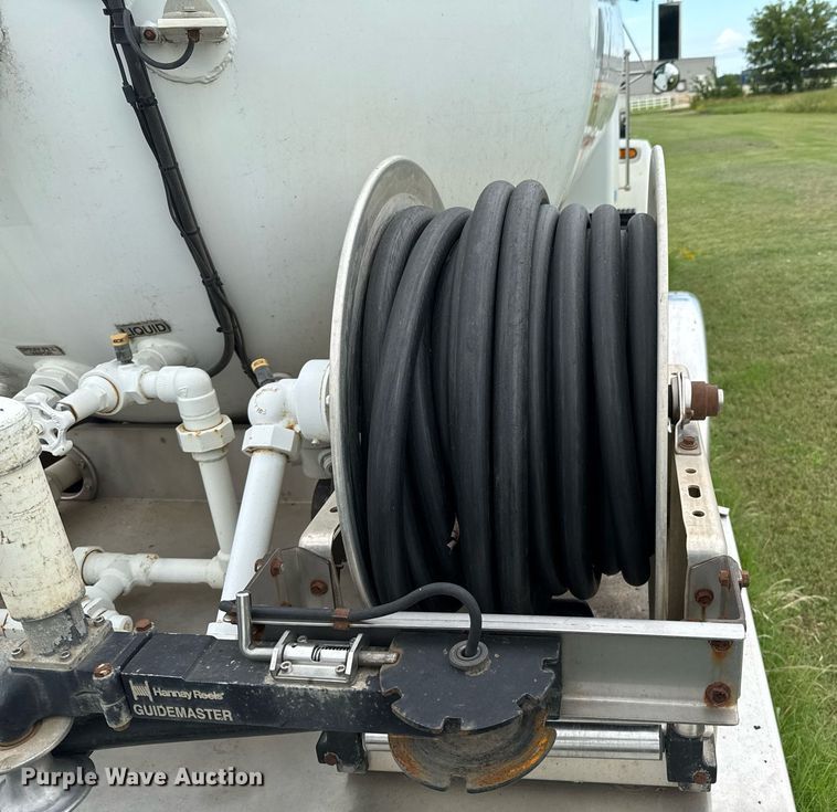 image for item DU9230 1999 Kenworth propane delivery truck