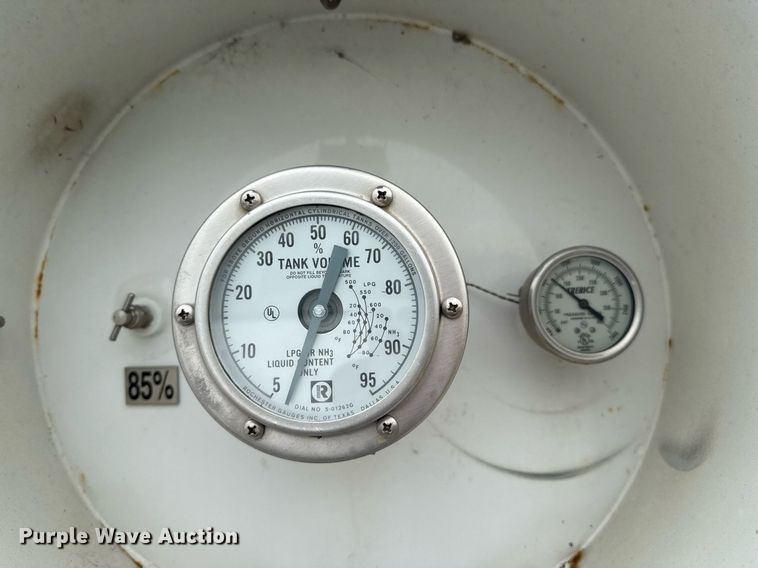 image for item DU9230 1999 Kenworth propane delivery truck