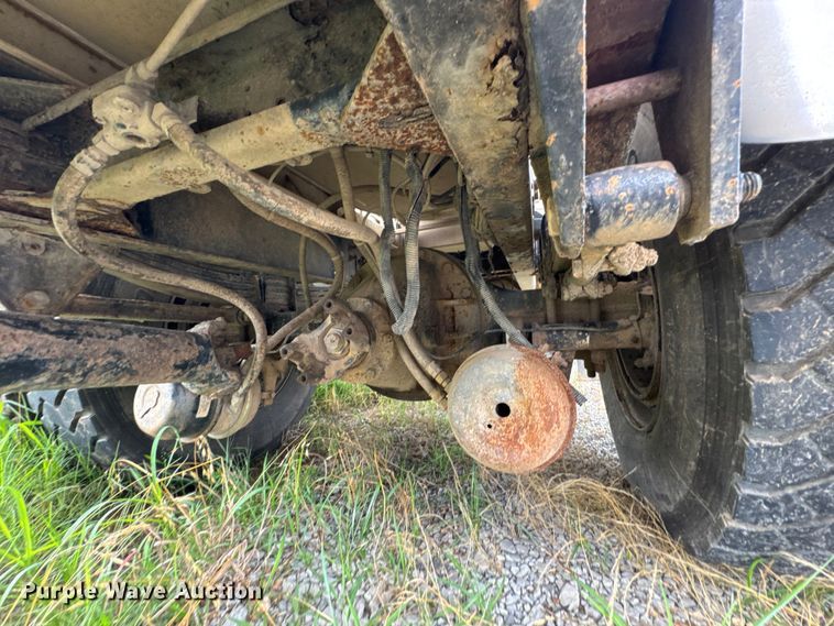 image for item DU9230 1999 Kenworth propane delivery truck