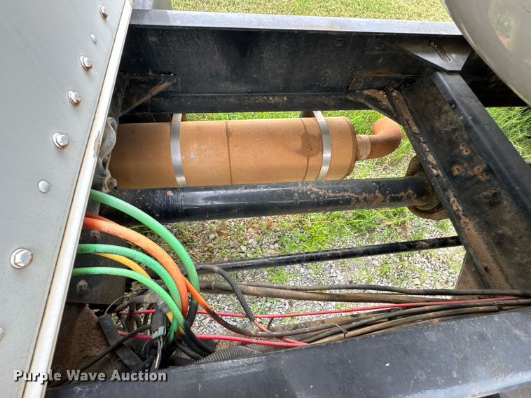 image for item DU9230 1999 Kenworth propane delivery truck