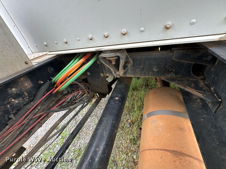 image for item DU9230 1999 Kenworth propane delivery truck