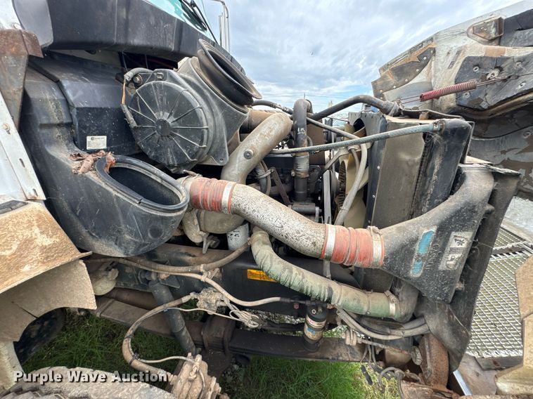 image for item DU9230 1999 Kenworth propane delivery truck