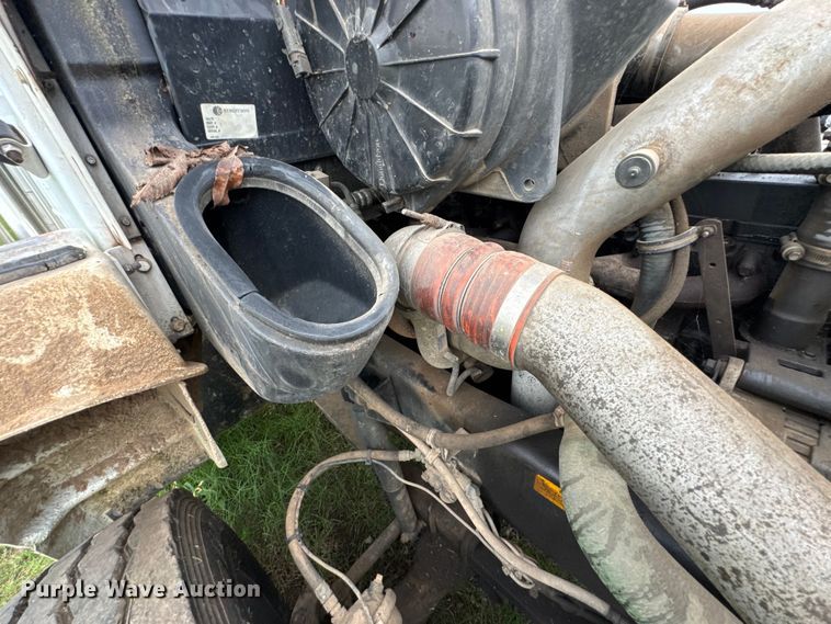 image for item DU9230 1999 Kenworth propane delivery truck