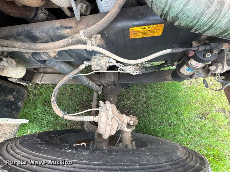 image for item DU9230 1999 Kenworth propane delivery truck