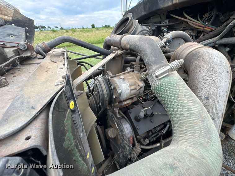 image for item DU9230 1999 Kenworth propane delivery truck