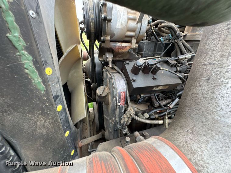 image for item DU9230 1999 Kenworth propane delivery truck