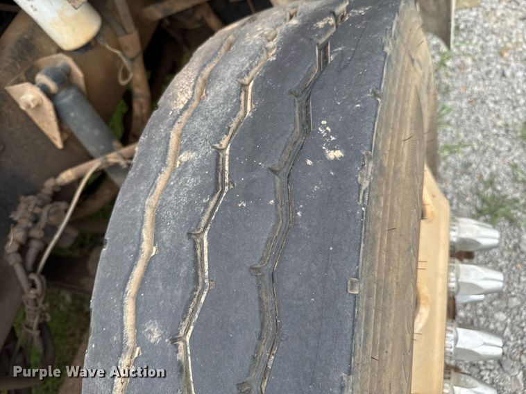 image for item DU9230 1999 Kenworth propane delivery truck