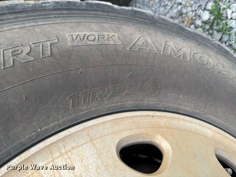 image for item DU9230 1999 Kenworth propane delivery truck