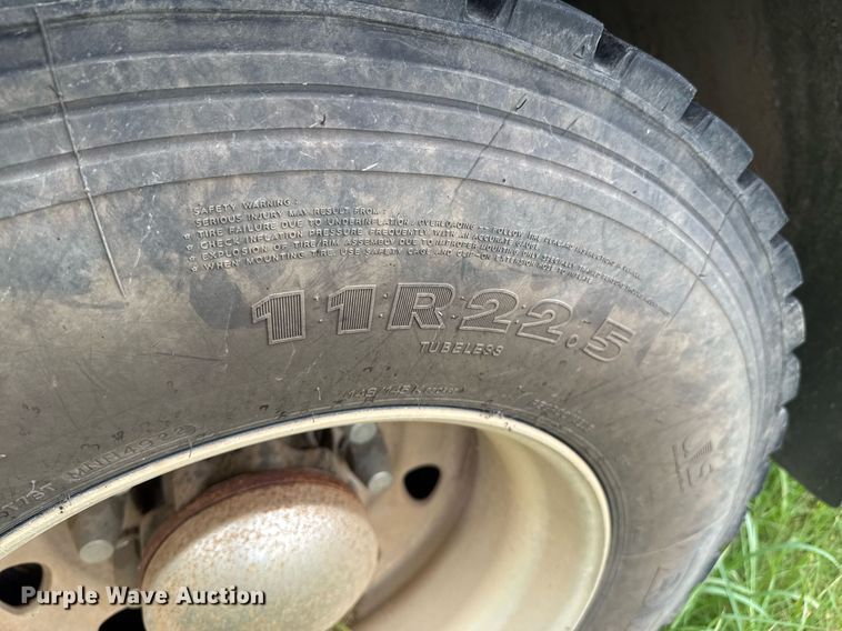 image for item DU9230 1999 Kenworth propane delivery truck