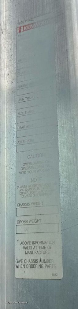 image for item DU9230 1999 Kenworth propane delivery truck