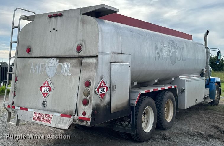 image for item DU9232 1998 Freightliner Conventional fuel truck