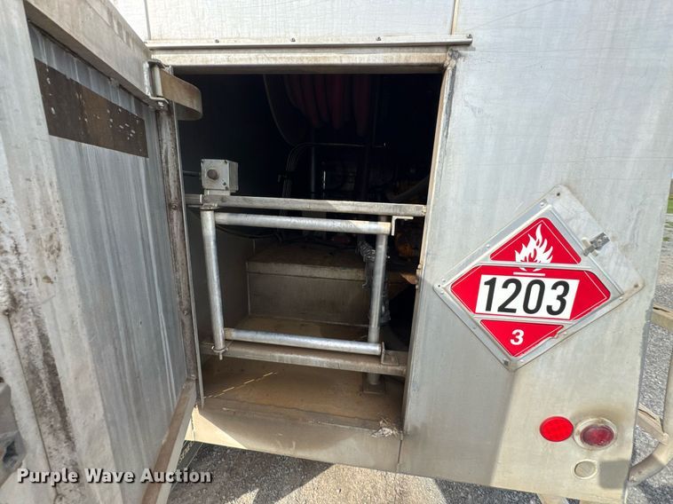 image for item DU9232 1998 Freightliner Conventional fuel truck