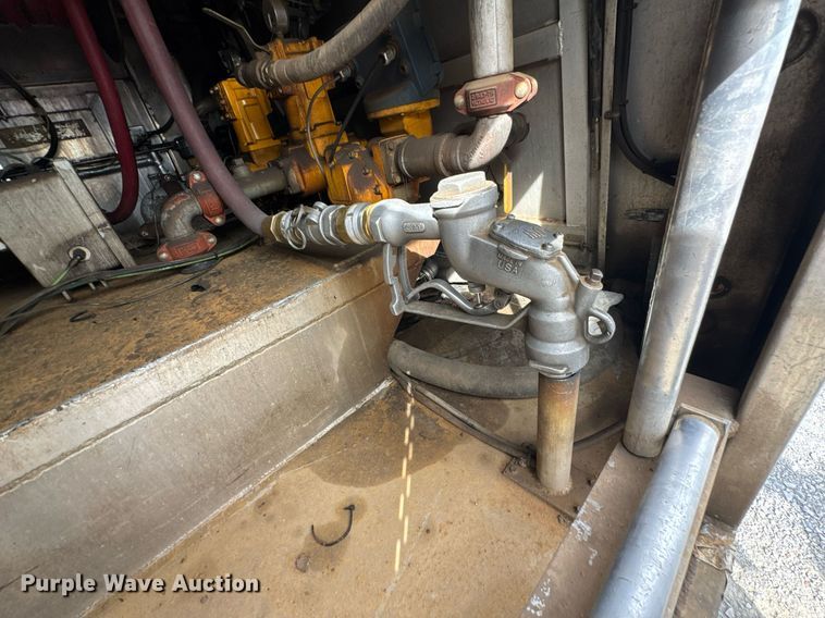 image for item DU9232 1998 Freightliner Conventional fuel truck