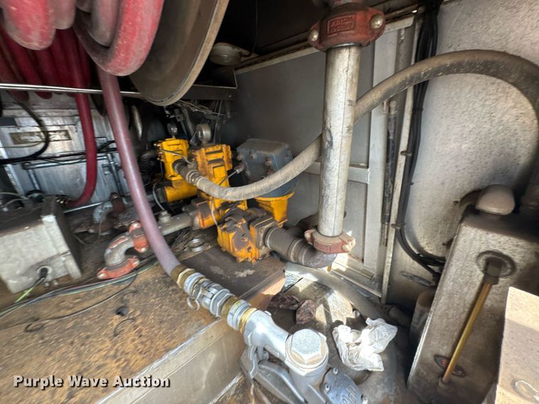 image for item DU9232 1998 Freightliner Conventional fuel truck