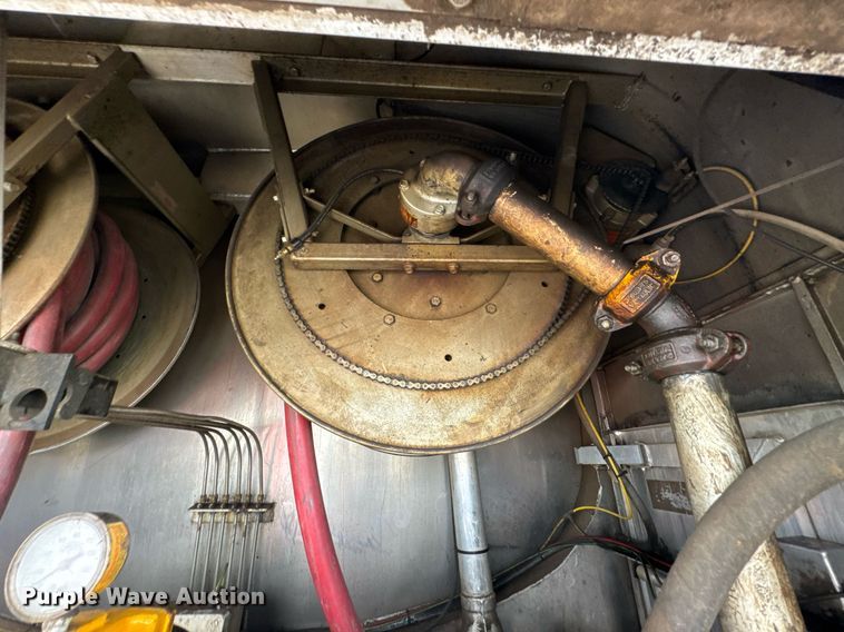 image for item DU9232 1998 Freightliner Conventional fuel truck