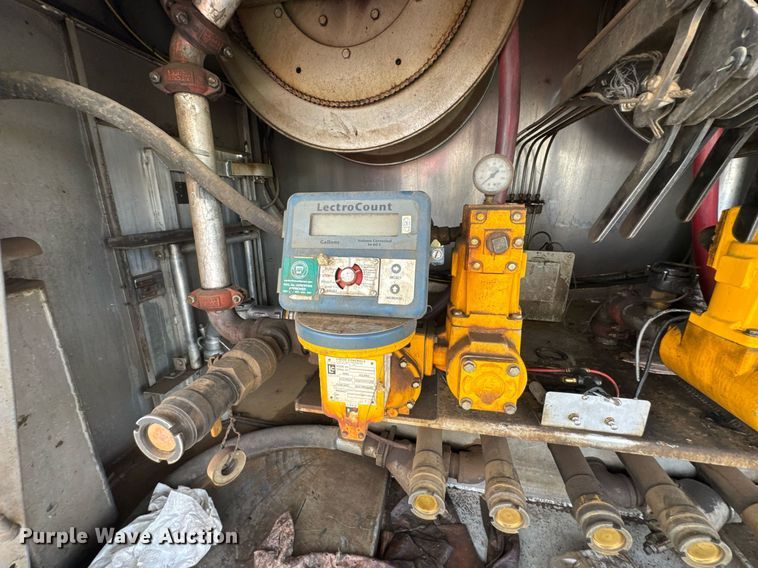 image for item DU9232 1998 Freightliner Conventional fuel truck