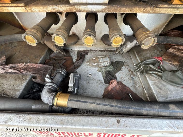 image for item DU9232 1998 Freightliner Conventional fuel truck