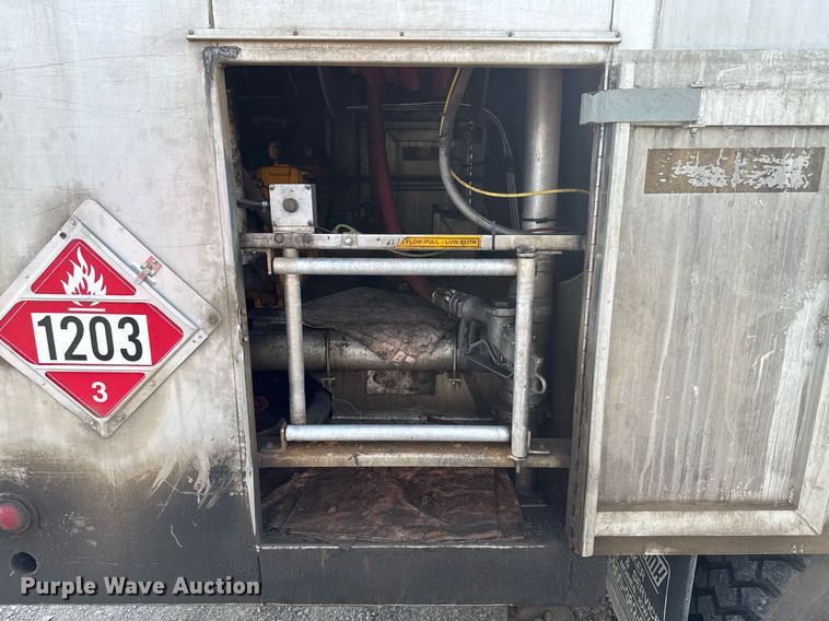 image for item DU9232 1998 Freightliner Conventional fuel truck