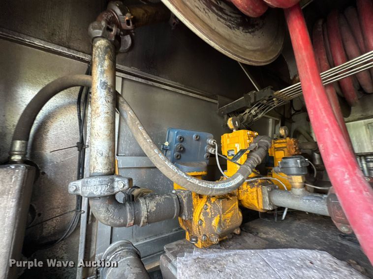 image for item DU9232 1998 Freightliner Conventional fuel truck