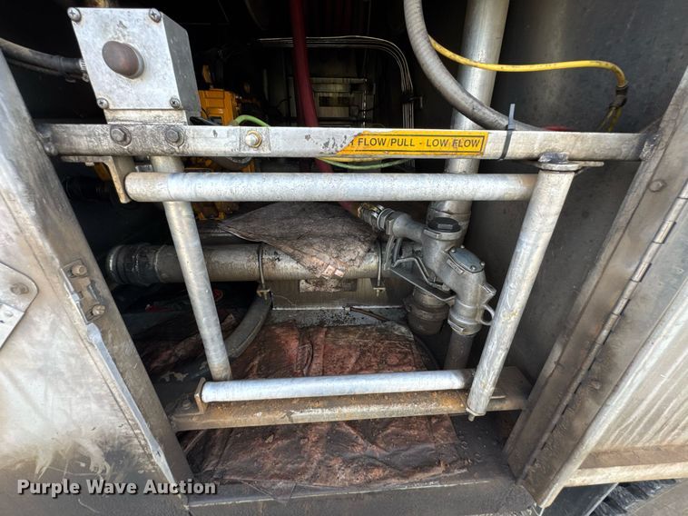 image for item DU9232 1998 Freightliner Conventional fuel truck