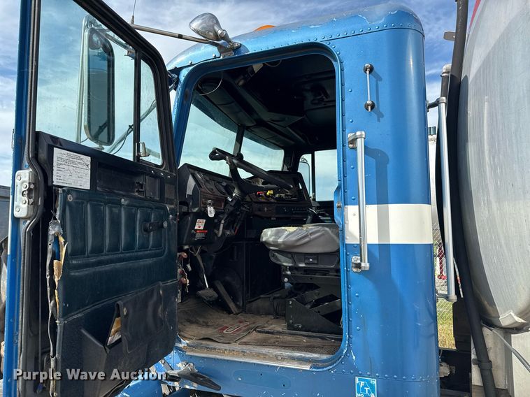 image for item DU9232 1998 Freightliner Conventional fuel truck