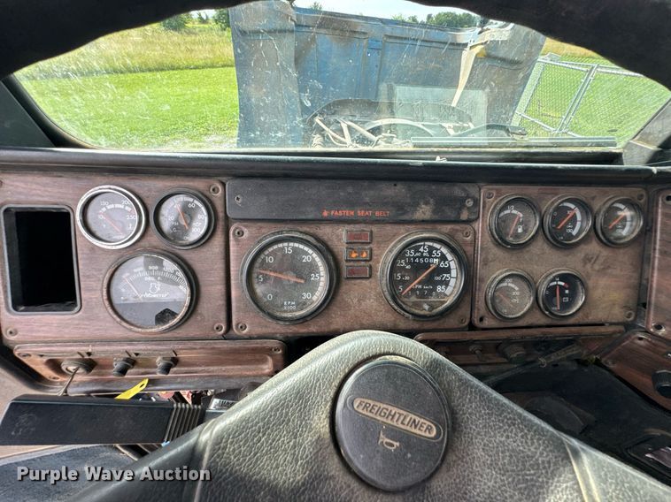 image for item DU9232 1998 Freightliner Conventional fuel truck