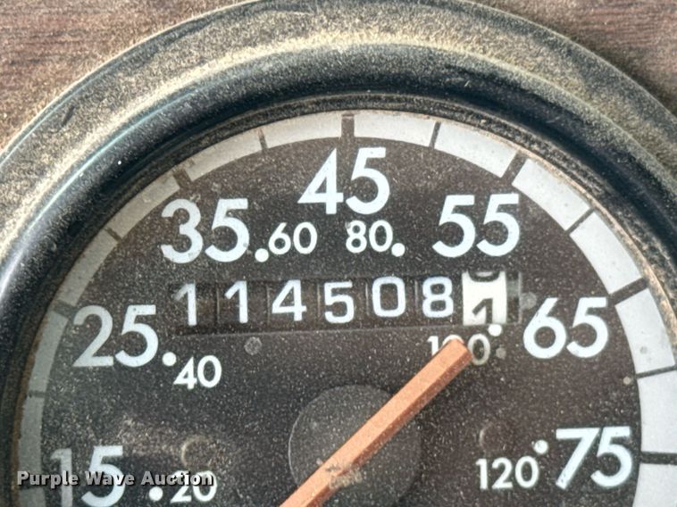 image for item DU9232 1998 Freightliner Conventional fuel truck