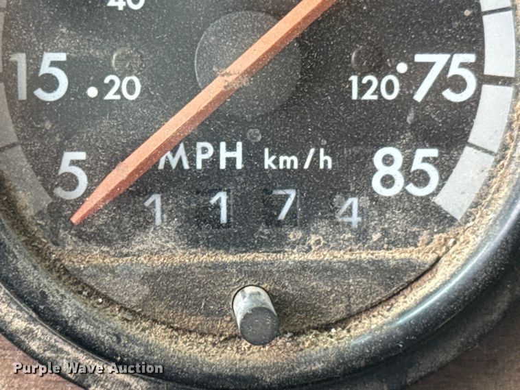 image for item DU9232 1998 Freightliner Conventional fuel truck