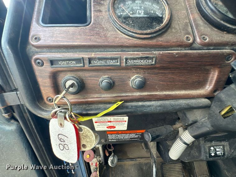 image for item DU9232 1998 Freightliner Conventional fuel truck