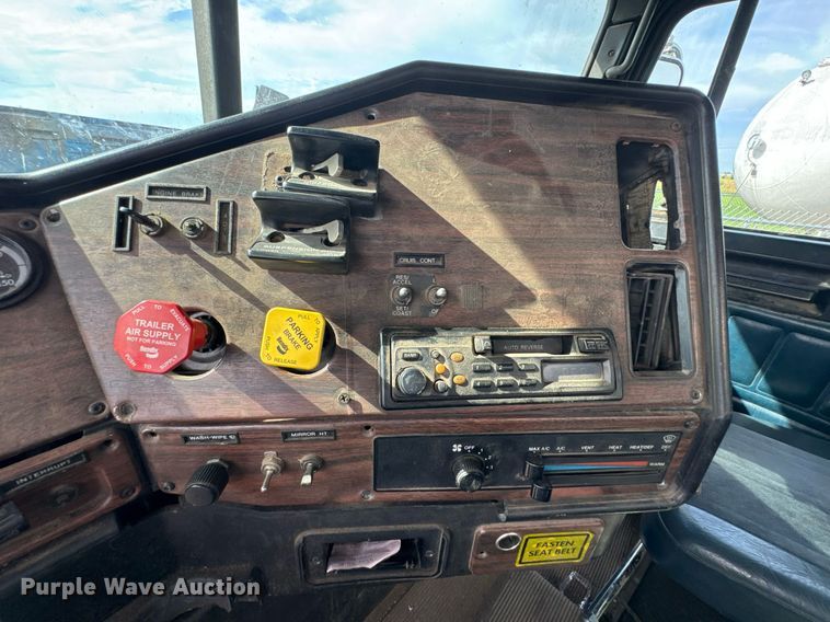 image for item DU9232 1998 Freightliner Conventional fuel truck