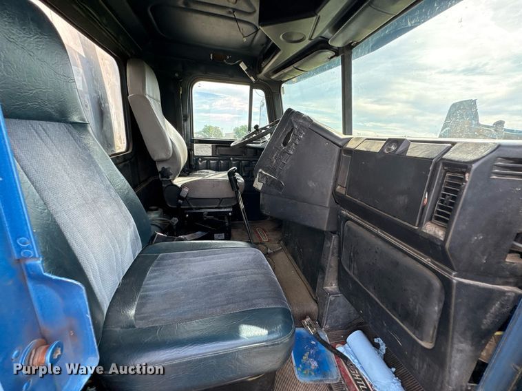 image for item DU9232 1998 Freightliner Conventional fuel truck