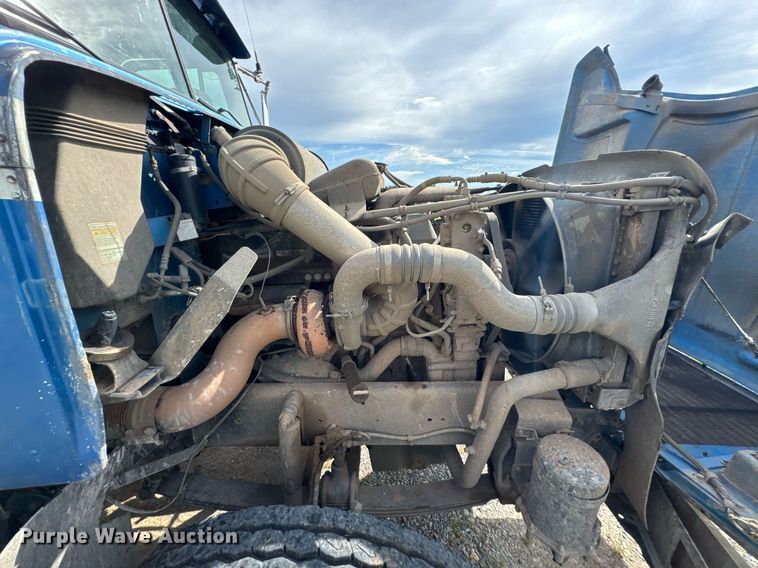 image for item DU9232 1998 Freightliner Conventional fuel truck