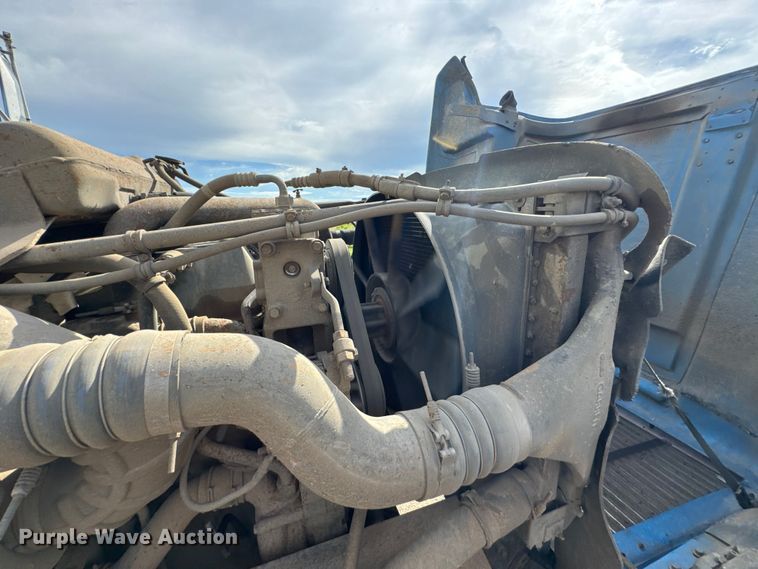 image for item DU9232 1998 Freightliner Conventional fuel truck