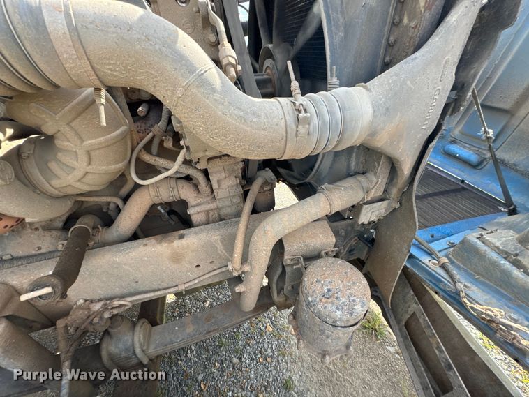 image for item DU9232 1998 Freightliner Conventional fuel truck