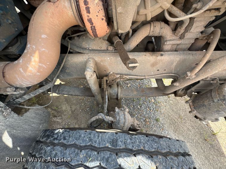 image for item DU9232 1998 Freightliner Conventional fuel truck