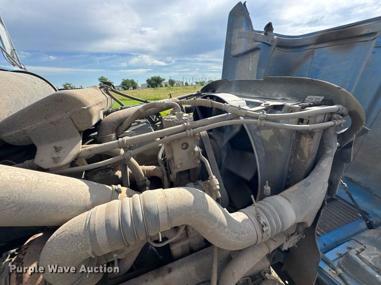 image for item DU9232 1998 Freightliner Conventional fuel truck