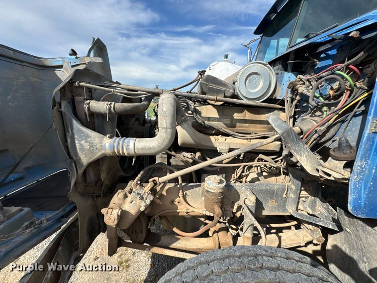 image for item DU9232 1998 Freightliner Conventional fuel truck