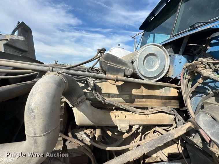 image for item DU9232 1998 Freightliner Conventional fuel truck